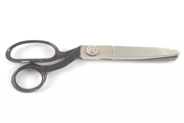 Vintage Wiss Pinking Shears Sewing Craft Scissors USA Made Black Handle