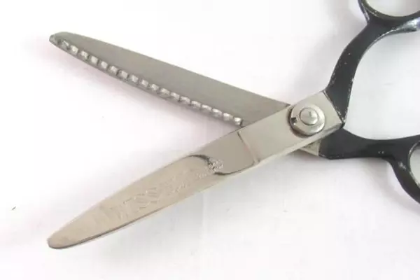 Vintage Wiss Pinking Shears Sewing Craft Scissors USA Made Black Handle