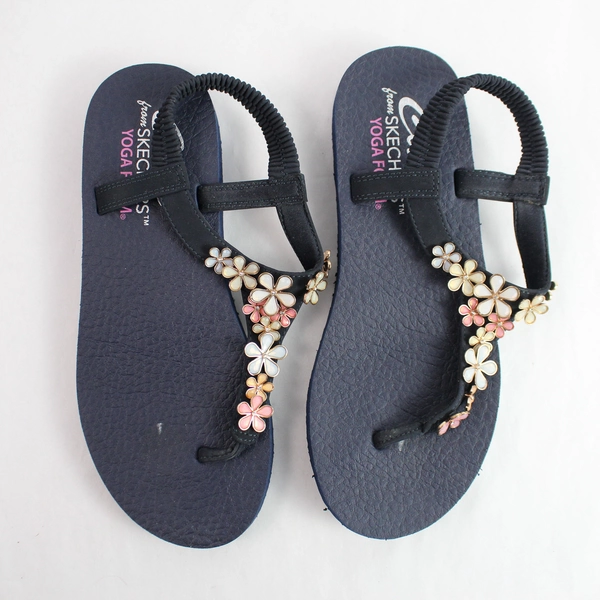 Cali from Skechers Yoga Foam Blue Flip Flop Sandal with Pink Gems Size US 9