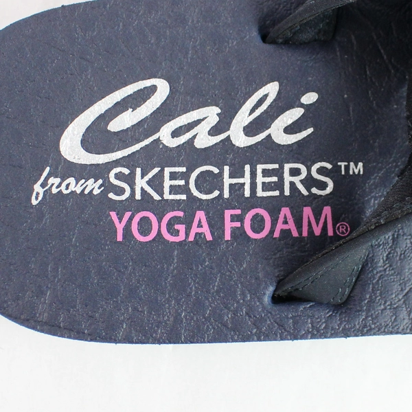 Cali from Skechers Yoga Foam Blue Flip Flop Sandal with Pink Gems Size US 9