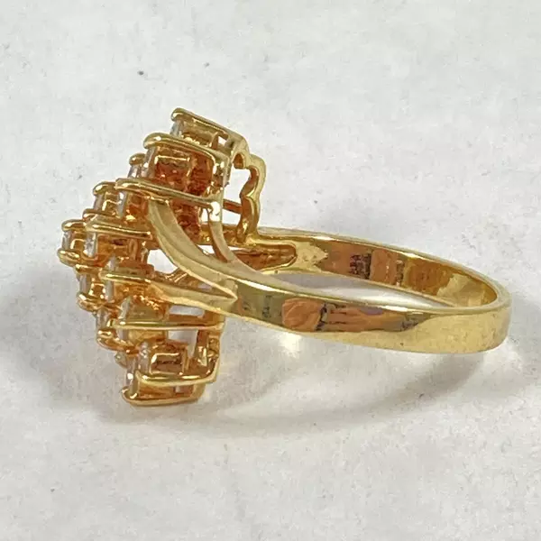 Size 9.5 Womens Gold Tone Cubic Zirconia Cluster Cocktail Ring