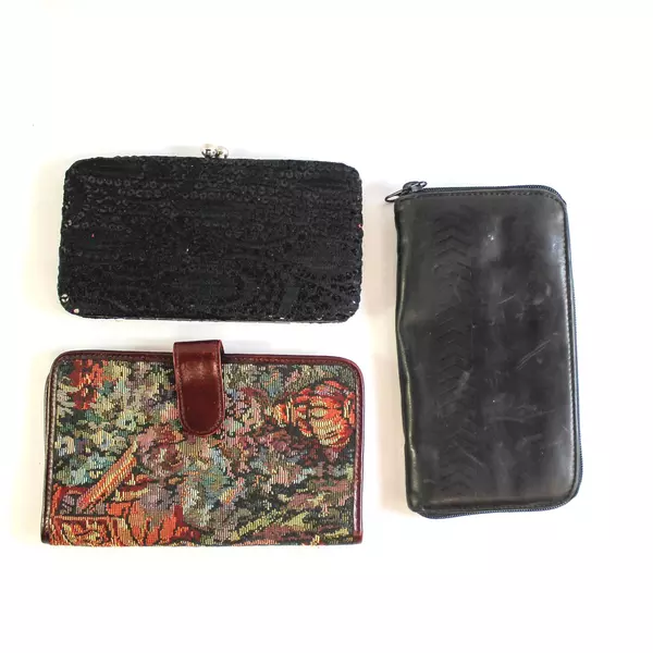 Lot of 3 Clutch Wallets Maurices Amanda Smith Day-Timer Pre-Owned