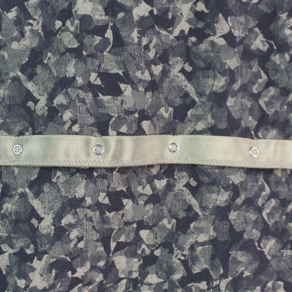 Lululemon Women's Vinyasa Scarf in Dark Green Jungle with Button Snaps 61"x23.5"