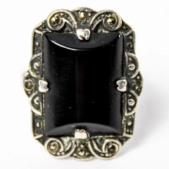 Vintage Women's Onyx And Silver-Toned Gemstone Ring Size 7.75