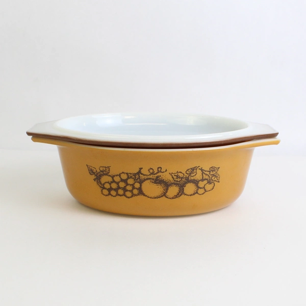 Vintage Pyrex 1.5 Qt Covered Oval Casserole Dish Old Orchard Brown Lid