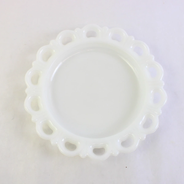 Anchor Hocking Old Colony White Milk Glass Scalloped Edges Round 8.25"
