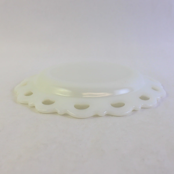 Anchor Hocking Old Colony White Milk Glass Scalloped Edges Round 8.25"