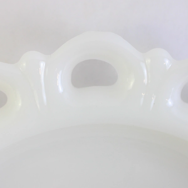 Anchor Hocking Old Colony White Milk Glass Scalloped Edges Round 8.25"