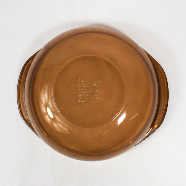 Vintage Pyrex Amber Glass Serving Bowl 024 with Handles 8.75" 2L Pre-Owned