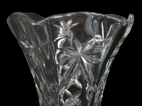 Vintage Anchor Hocking Prescut Flower Vase 10.5 Inch 