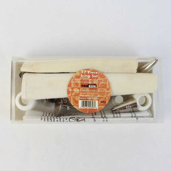 Fox Run 17 Piece Icing Decorating Set Piping Bag and Nozzles