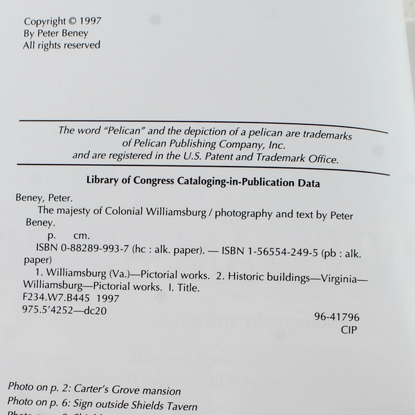 The Majesty of Colonial Williamsburg by Peter Beney 1997 Paperback