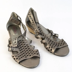 Me Too Pump Sandals Shoes Silver Leather US Women Size 7.5