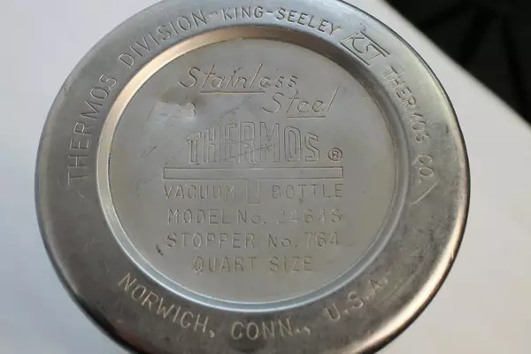 Thermos Vacuum Bottle 1 Qt Stainless Steel Silver Model 2464S Pre-Owned 12" Tall