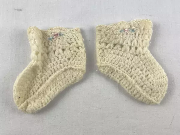 Vintage Hand Crocheted Baby Booties Cream Floral Trim Pre-Owned