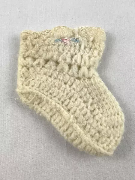 Vintage Hand Crocheted Baby Booties Cream Floral Trim Pre-Owned