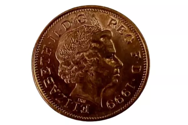 Lot of 2 Two-Pence Coins From Great Britain Dated 1998 & 1999