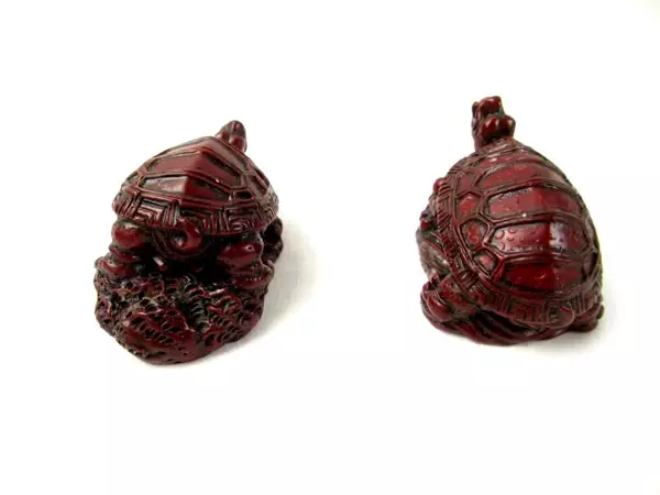 Pair Of Small Turtle Figurines Burgundy Red Resin Chinese Asian 