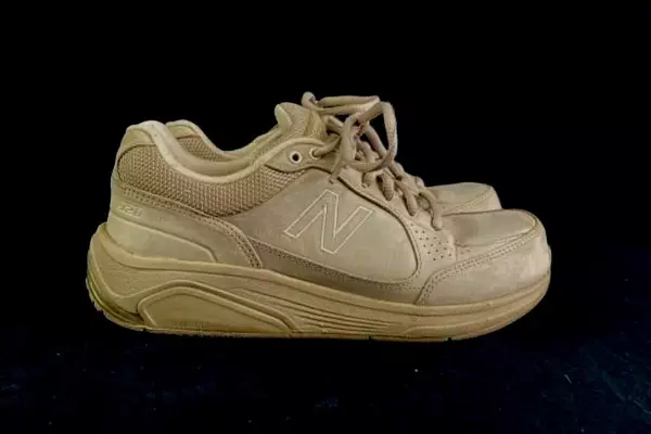 New Balance 928 Walking Shoes Women's Size 7.5 Beige Rollbar Graphite