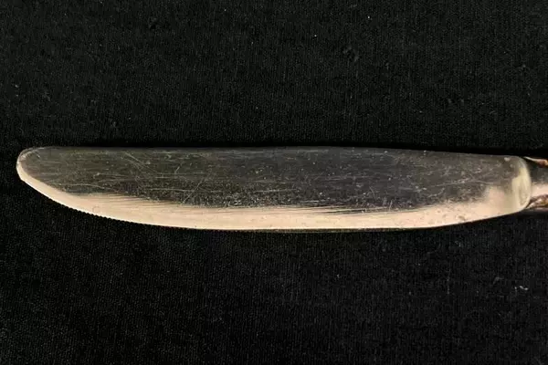 Set of 4 Riviera Dinner Knives Butter Dull Edge Livorno Pattern Metal