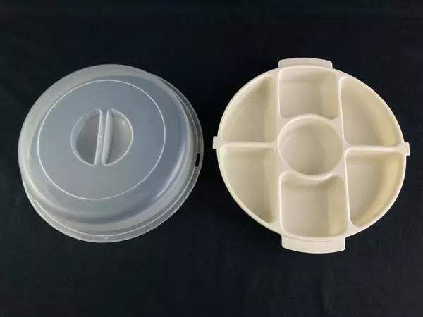 Vintage Rubbermaid Servin Saver Fruit Vegetable Dip Tray With Lid 7 Compartments