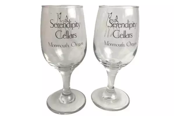 Serendipity Cellars Crystal Wine Glasses Monmouth Oregon 6 Inch Tall Lot of 2 