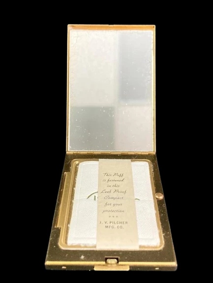 Vintage 1940s J.V. Pilcher MFG Co Brass Compact California Map