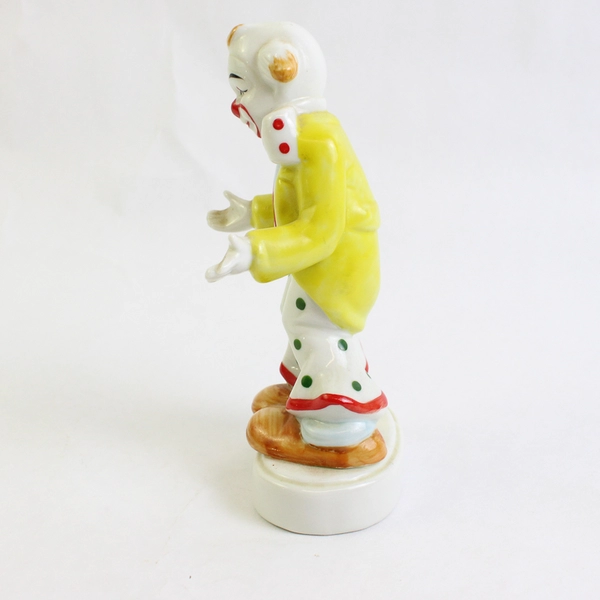 Vintage Homco Porcelain 6" Figurine Clown with Yellow Coat #1445