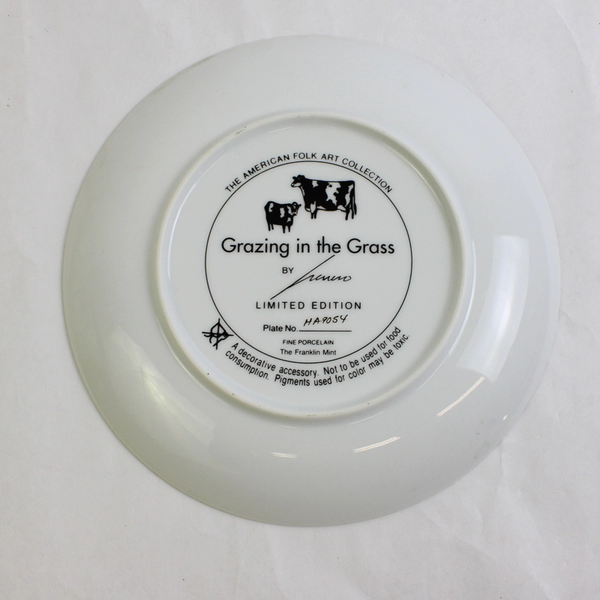 Grazing In The Grass by Lowell Herrero Franklin Mint Cow Plate 8"