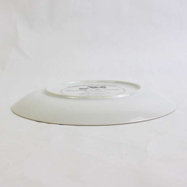 Grazing In The Grass by Lowell Herrero Franklin Mint Cow Plate 8"