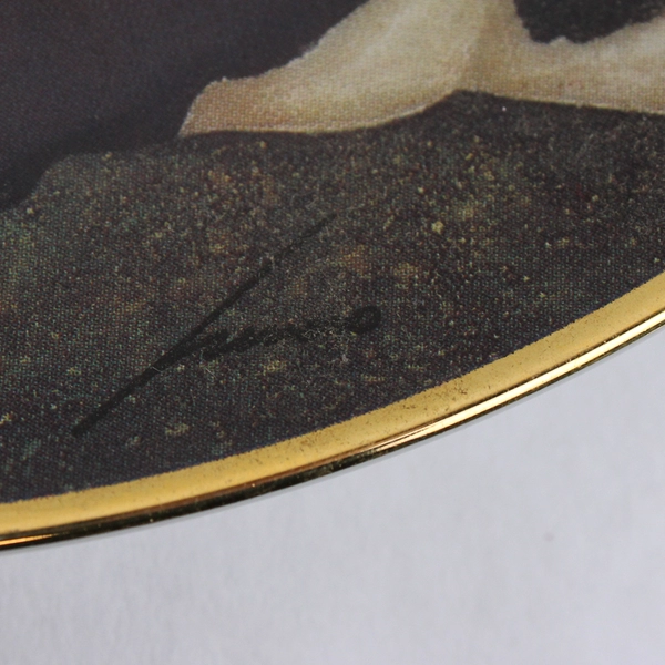 Grazing In The Grass by Lowell Herrero Franklin Mint Cow Plate 8"