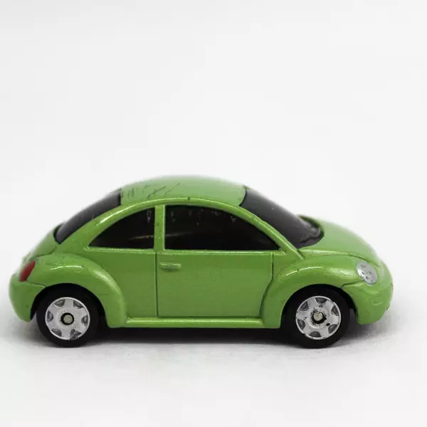Maisto Volkswagen New Beetle Green Die Cast Diecast 1:64