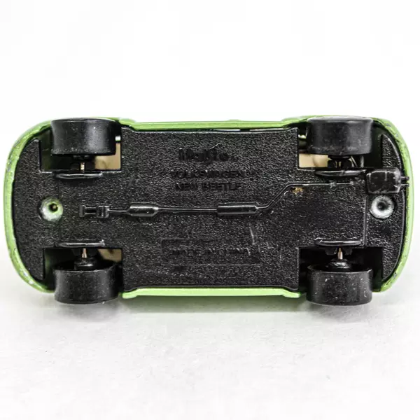 Maisto Volkswagen New Beetle Green Die Cast Diecast 1:64