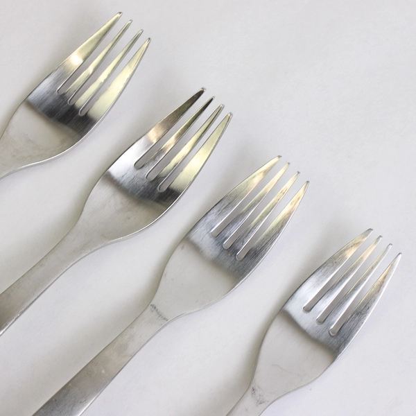 Lot of 4 Salad Forks 7" Gourmet Settings Park Carry On Matte 18/10 Stainless 