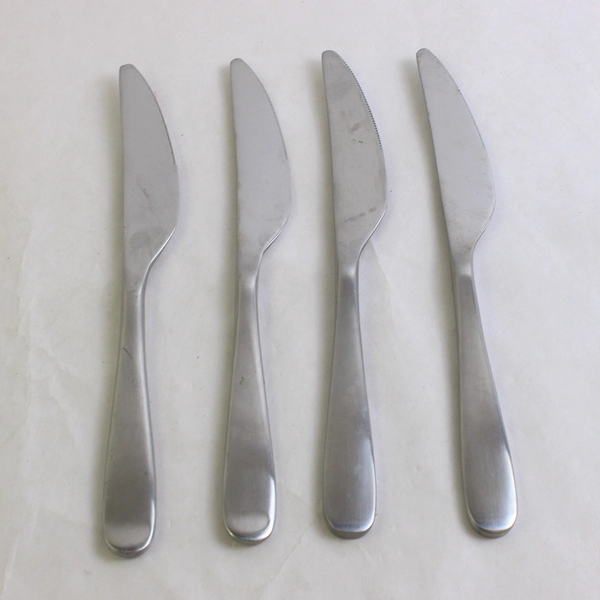 Lot of 4 IKEA Loja Dinner Knives 8.75" Stainless Steel Satin Flatware