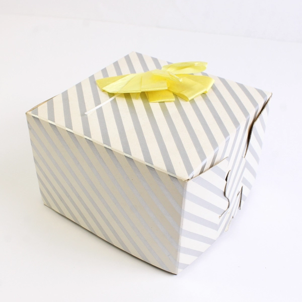 Hel-Mar Handcrafted Decorative Candle Sphere/Round Pink/White Lemon Scented