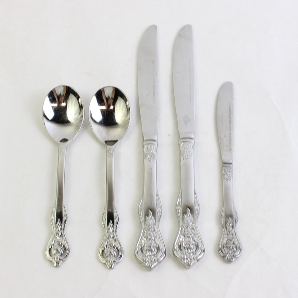 Lot Of 5 Heritage Mint LTD Royal Alister (Stainless) Flatware 2 Spoons 3 Knives