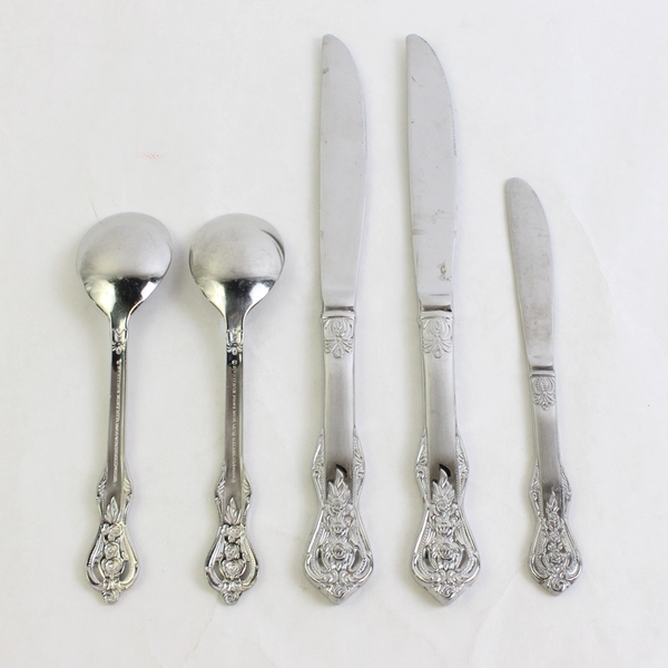 Lot Of 5 Heritage Mint LTD Royal Alister (Stainless) Flatware 2 Spoons 3 Knives