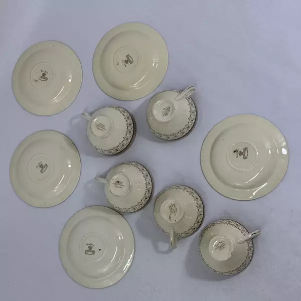 Set of 5 Wood And Sons Pall Mall Red Band Cups And Saucers