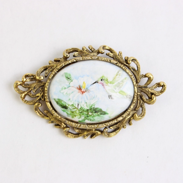 Vintage Hand-Painted Porcelain Gold-Toned Brooch Horizontal 2.75 x 1.75 in
