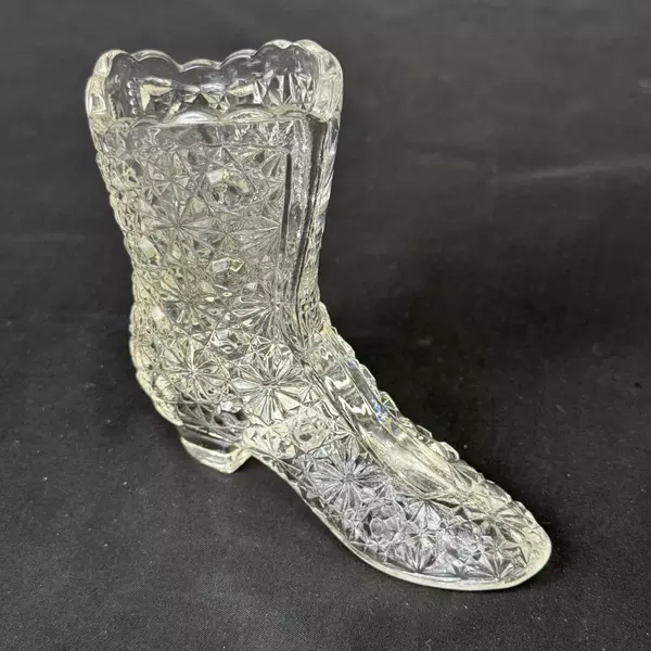 Vintage Fenton Daisy And Button Clear Glass Boot Vase