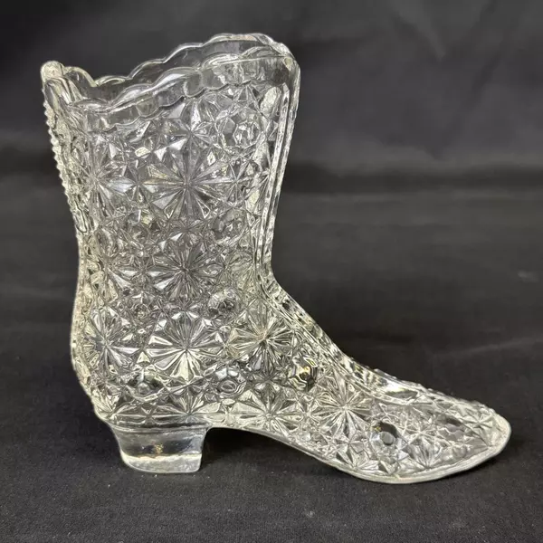 Vintage Fenton Daisy And Button Clear Glass Boot Vase