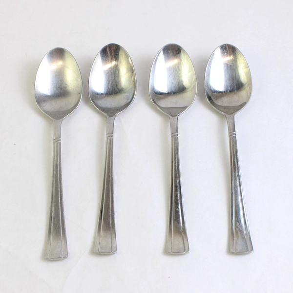 Lot of 4 Cuisinart Geo 7 7/8" Place Oval Soup Spoons, 18/10 Stainless