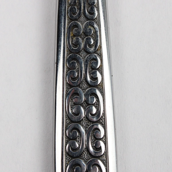 Lot Of 8 International Silver Serenata (Stainless) Flatware Modern Solid Knife