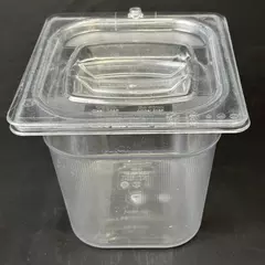 Rubbermaid 1/6 -150 2.3L 1/6 6x6 IN. 2.5 QT. Food Pan with Lid