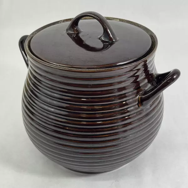 Crate And Barrel Brunswick Ribbed Two Handle Brown Bean Pot