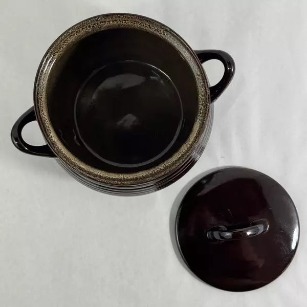 Crate And Barrel Brunswick Ribbed Two Handle Brown Bean Pot