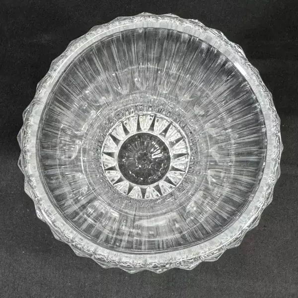 Avon 1977 Seasons Greetings Crystal Bud Vase