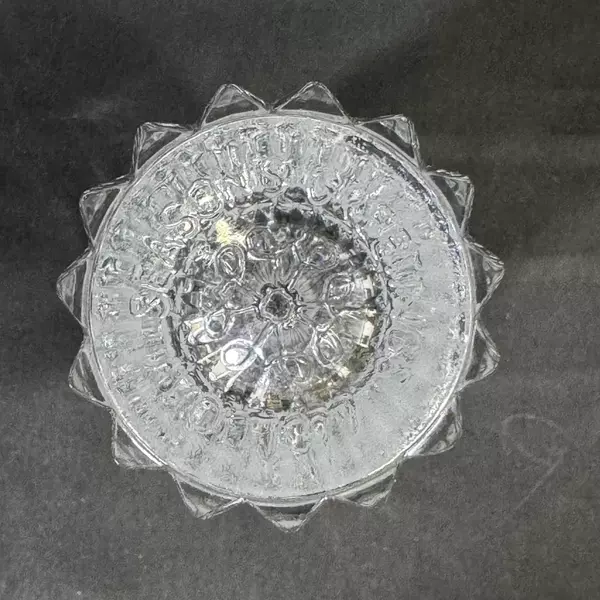 Avon 1977 Seasons Greetings Crystal Bud Vase