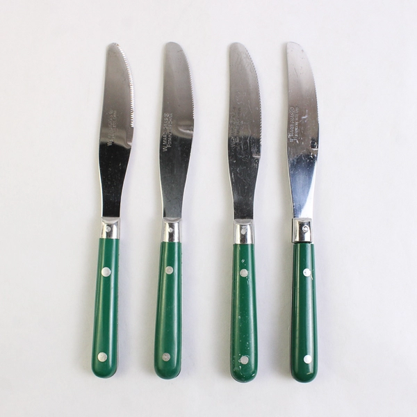 Lot of 4 Washington Forge Mardi Gras Dinner Knives Hunter Green Handles